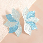 Women’s hair accessory with elaborate leaf design