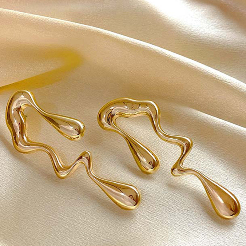 Women's hair accessory clips in modern, organic design