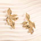 Women’s earrings with elegant leaf design