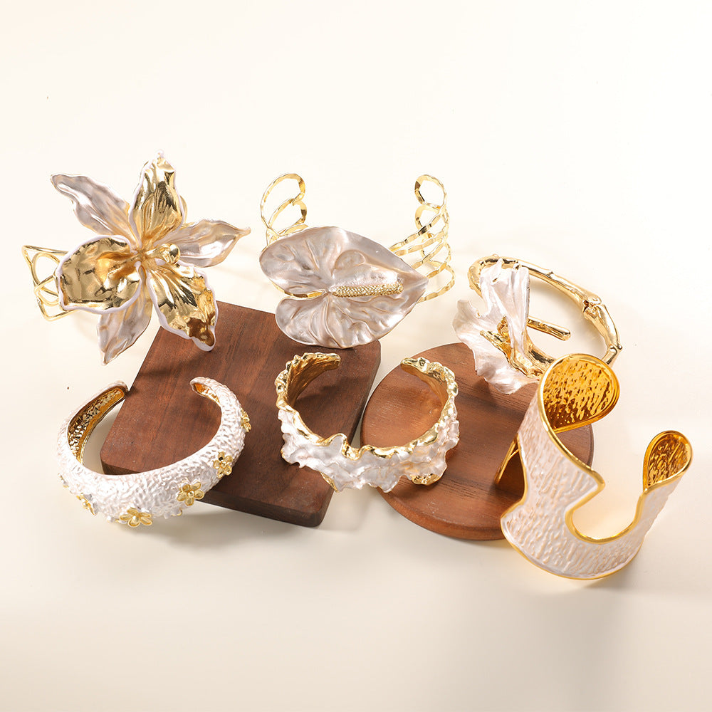 Women's bracelet with intricate flower design