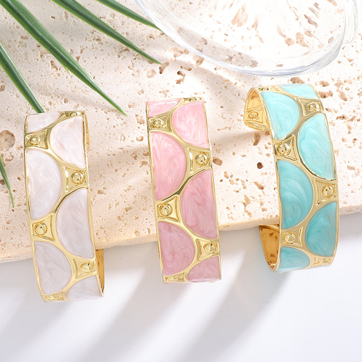 Women's cuff bracelet with artistic design