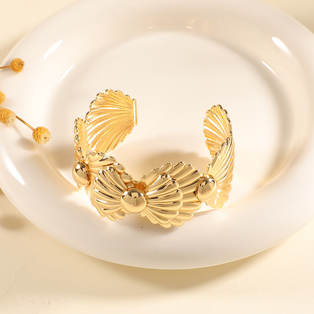 Ladies Open Bangle with Artistic Coral Pattern