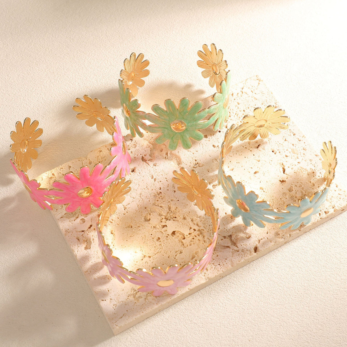 Women's bangle with floral flower pattern