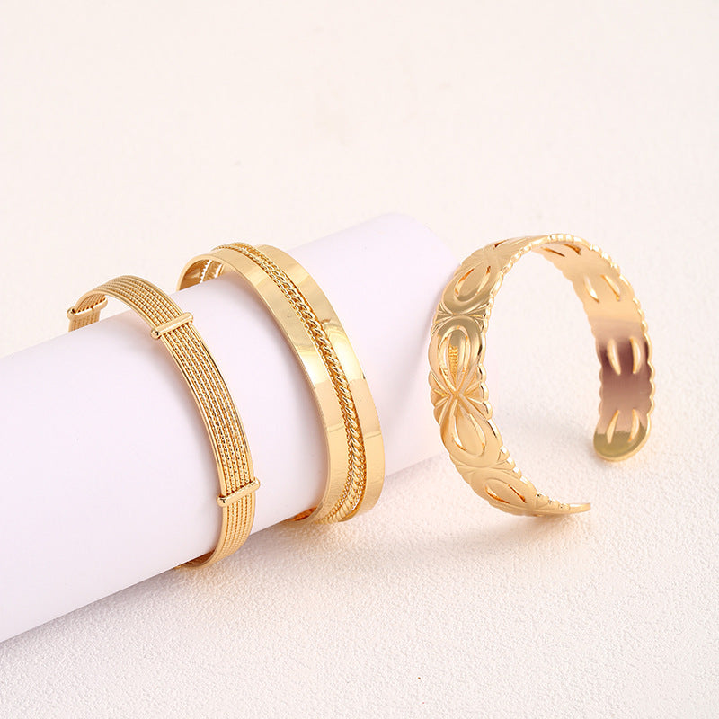Ladies Open Bangle with Elegant Structure Design