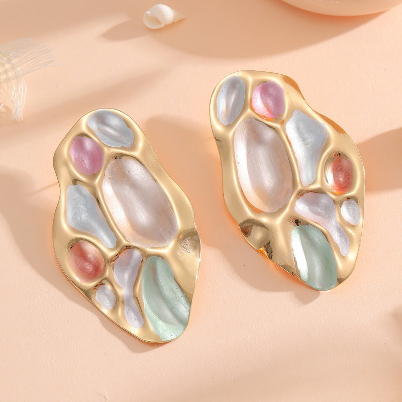Ladies ear clips with elaborate, colorful shell design