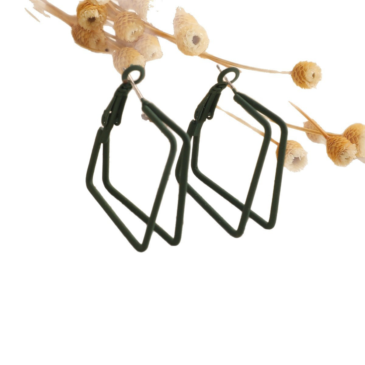 Women Geometric Earrings made of high-quality metal