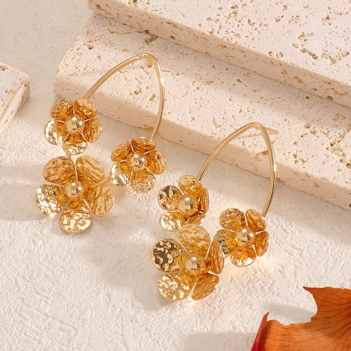 Women's hair clips in luxurious leaf design