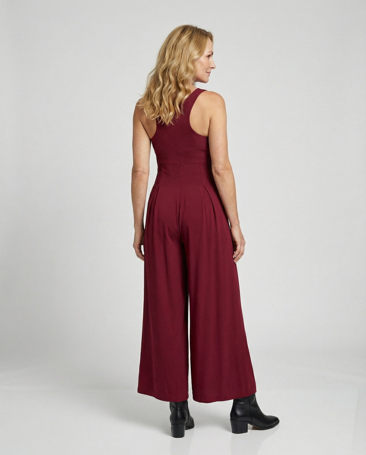 Elegant Jumpsuit Women sleeveless with wide leg - back view