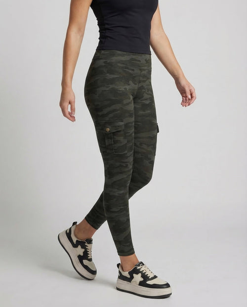 Ladies Cargo Leggings Pockets - lower body view