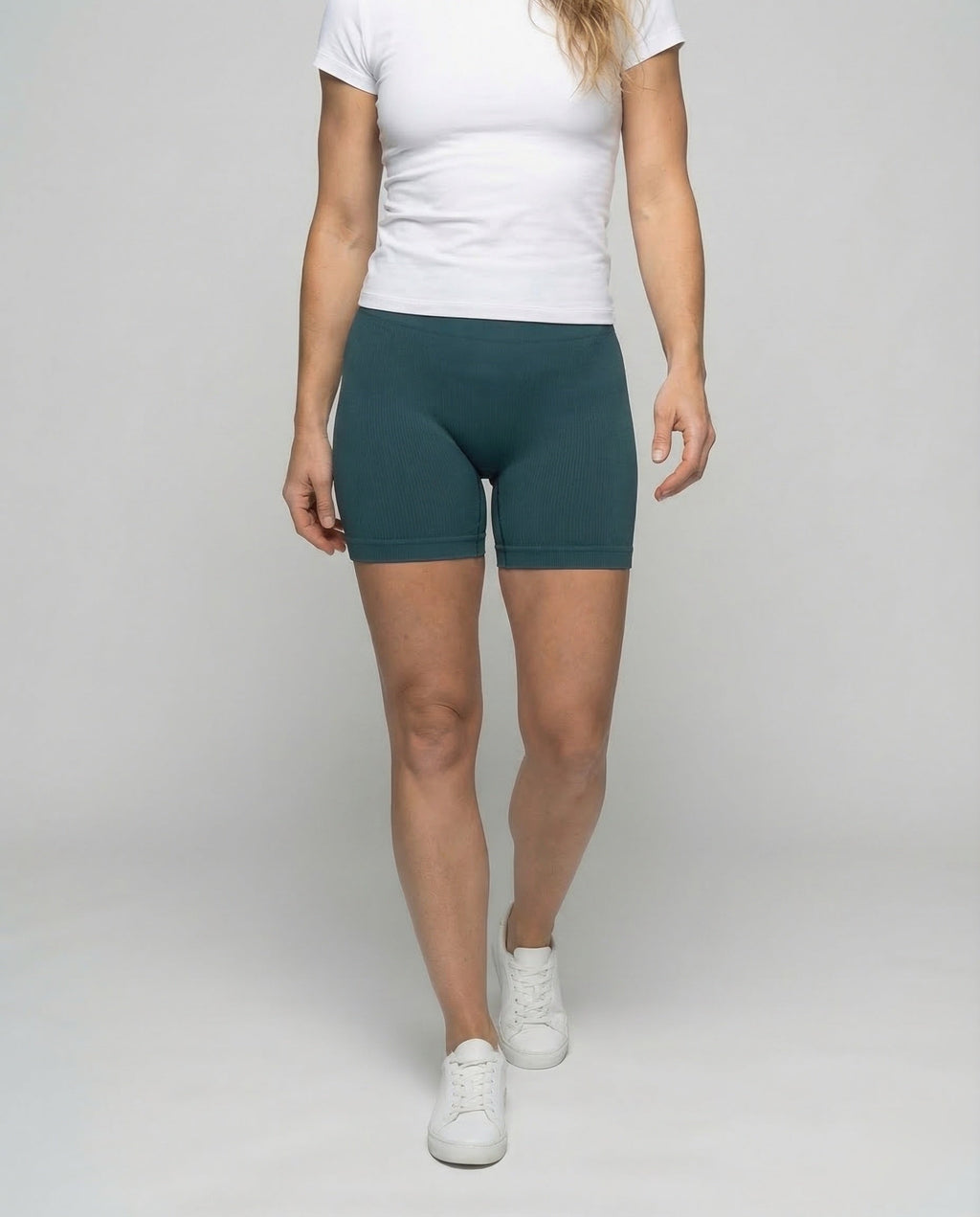 Ladies Short Ribbed Knit Leggings - detail close-up