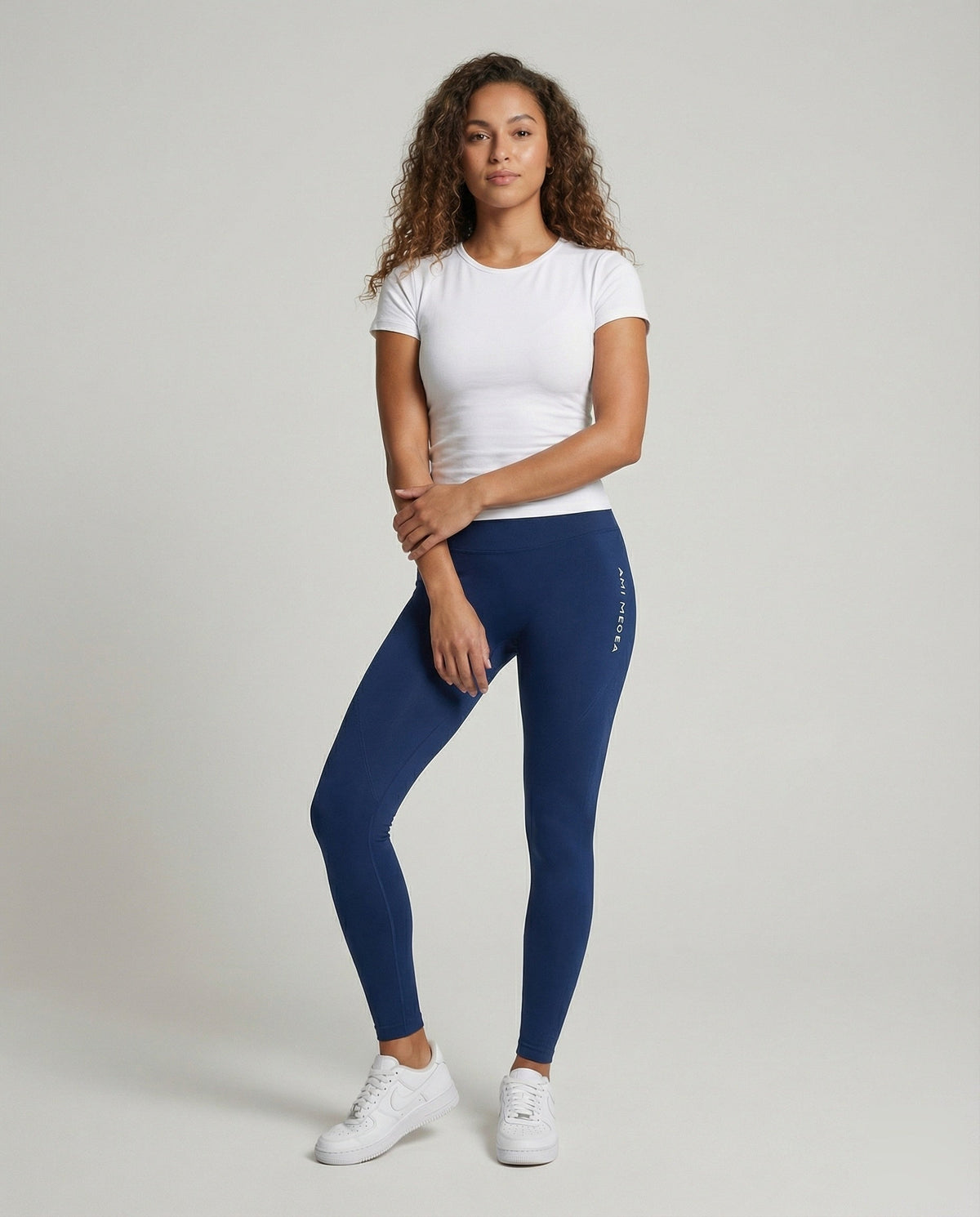 Women shaping leggings with ventilation - front view