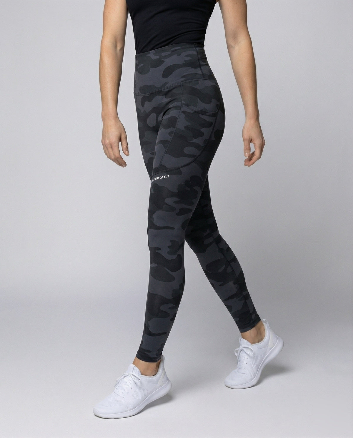 Women's shaping leggings with phone pocket - lower body view