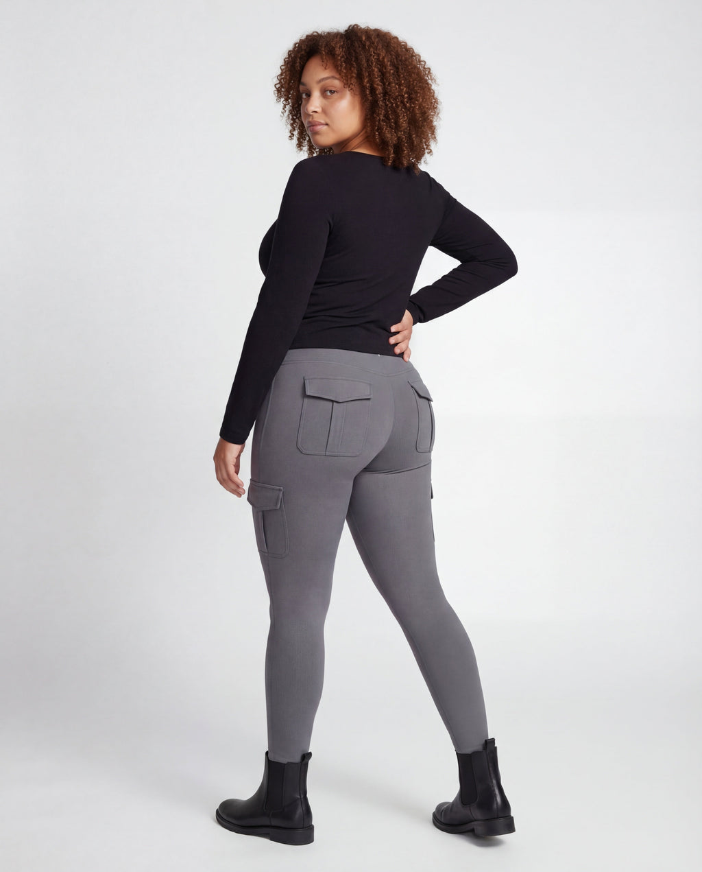 Women's high-waisted leggings with cargo pockets - back view