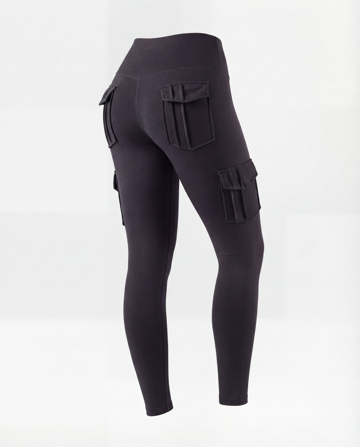 Women's high-waisted leggings with cargo pockets - product shot