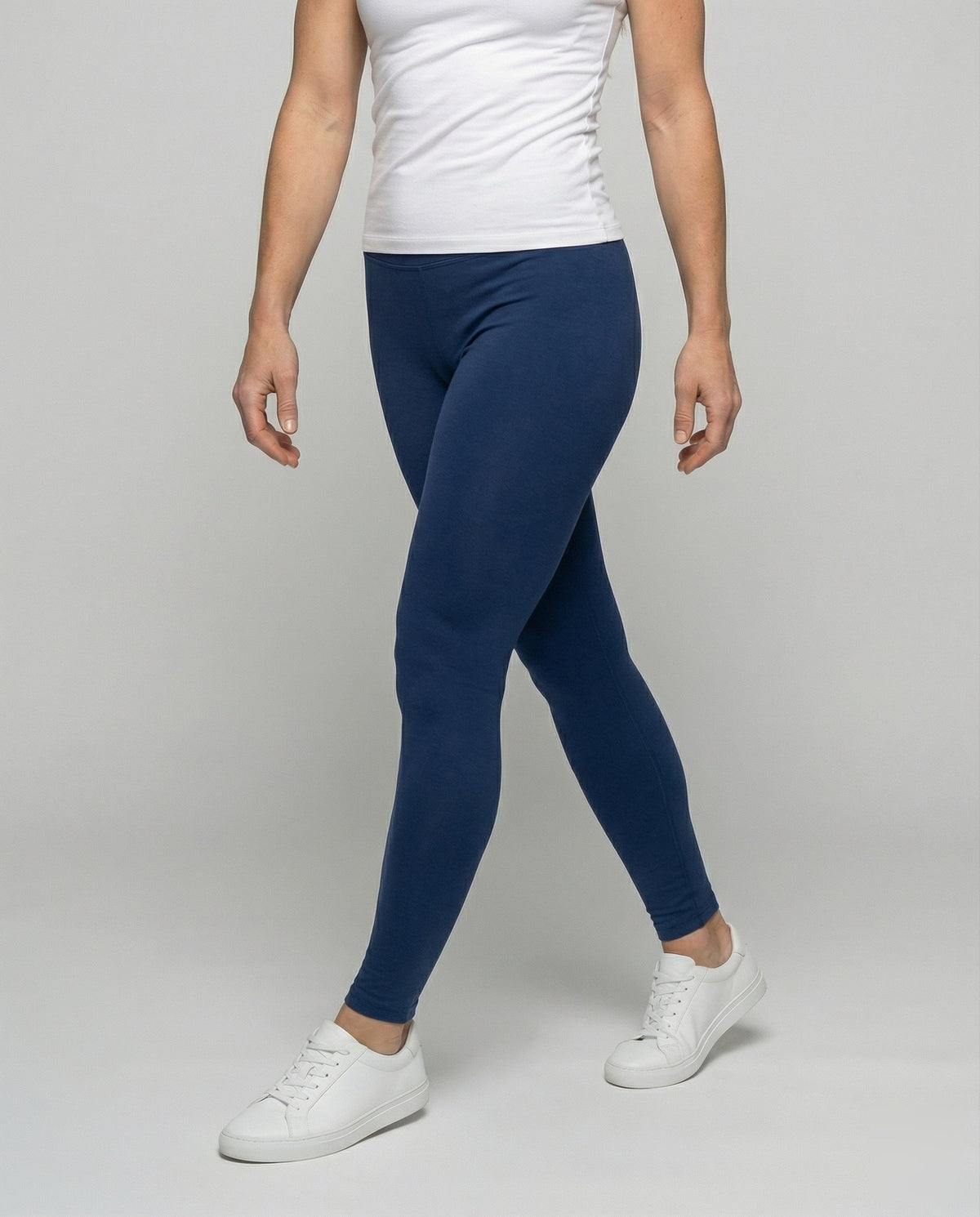 Ladies comfort leggings in plus size made of stretch jersey - lower body view