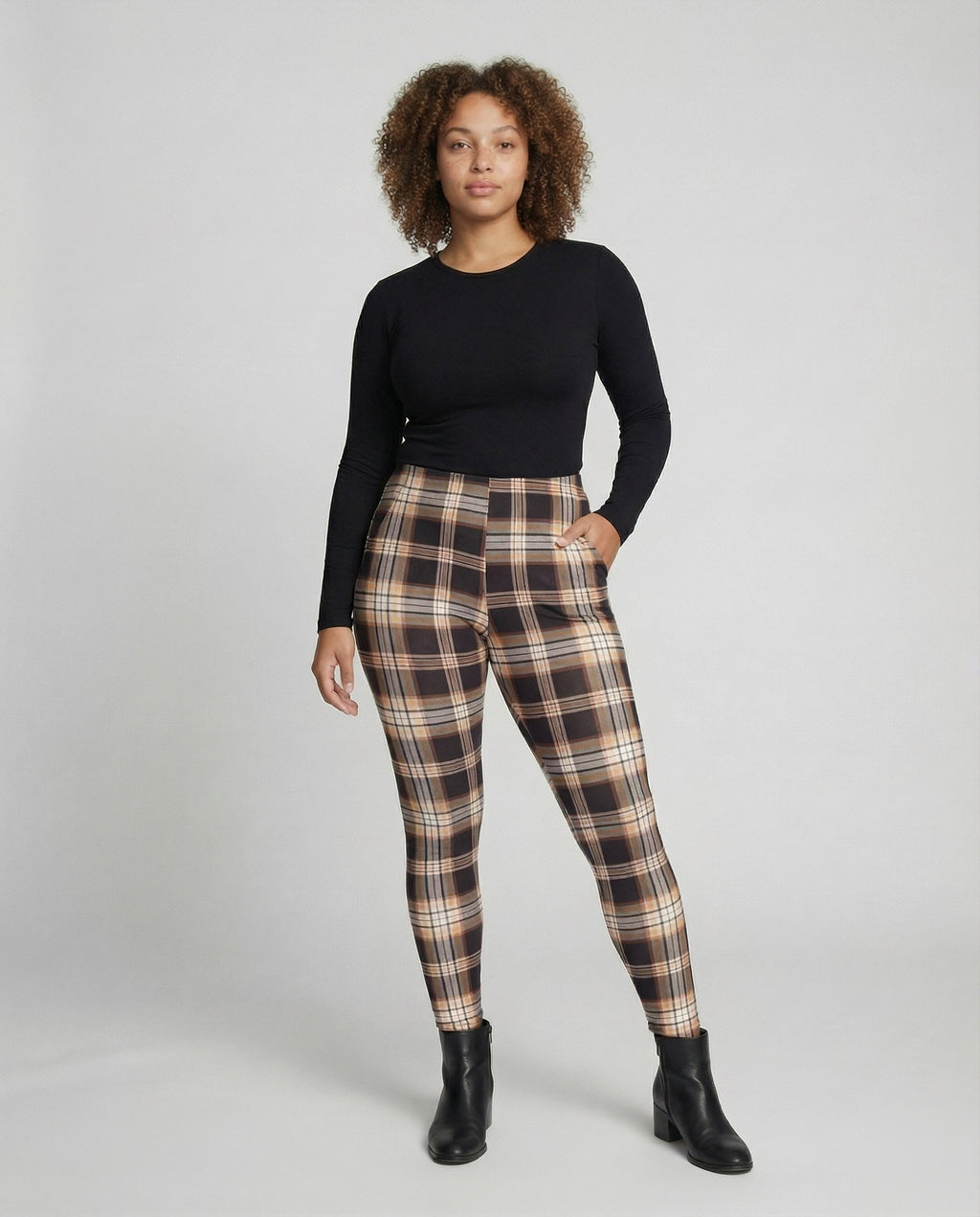 Women's high-waisted checkered leggings with shaping comfort waistband and high elastane content All Fashion - lower body view