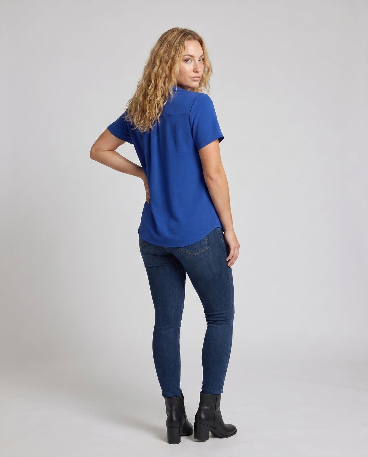 Women loose blouse top with V-neck and short sleeves All Fashion - back view