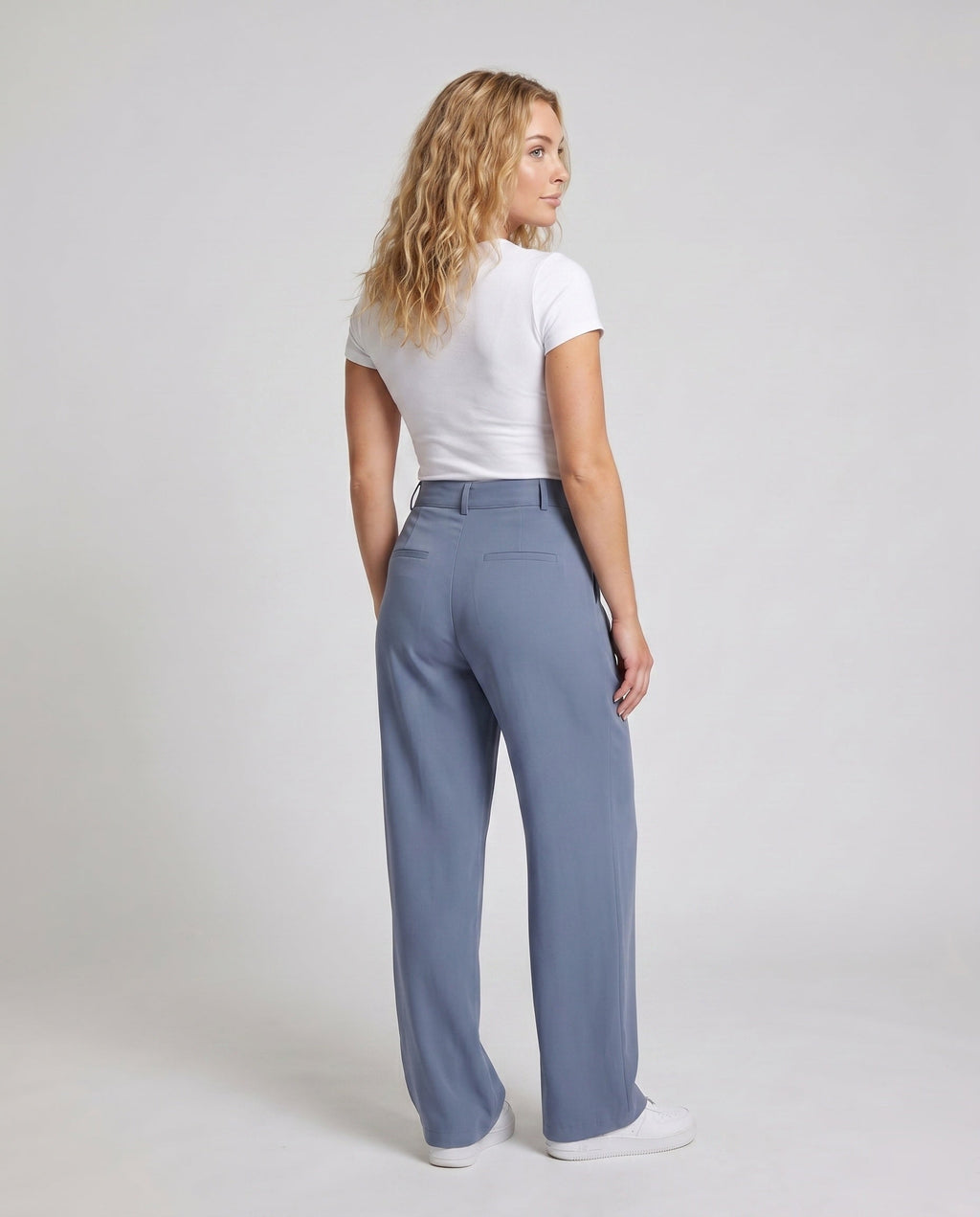 Women's wide high-waist pants - back view