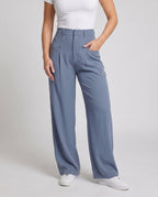 Women's wide high-waist pants - lower body view