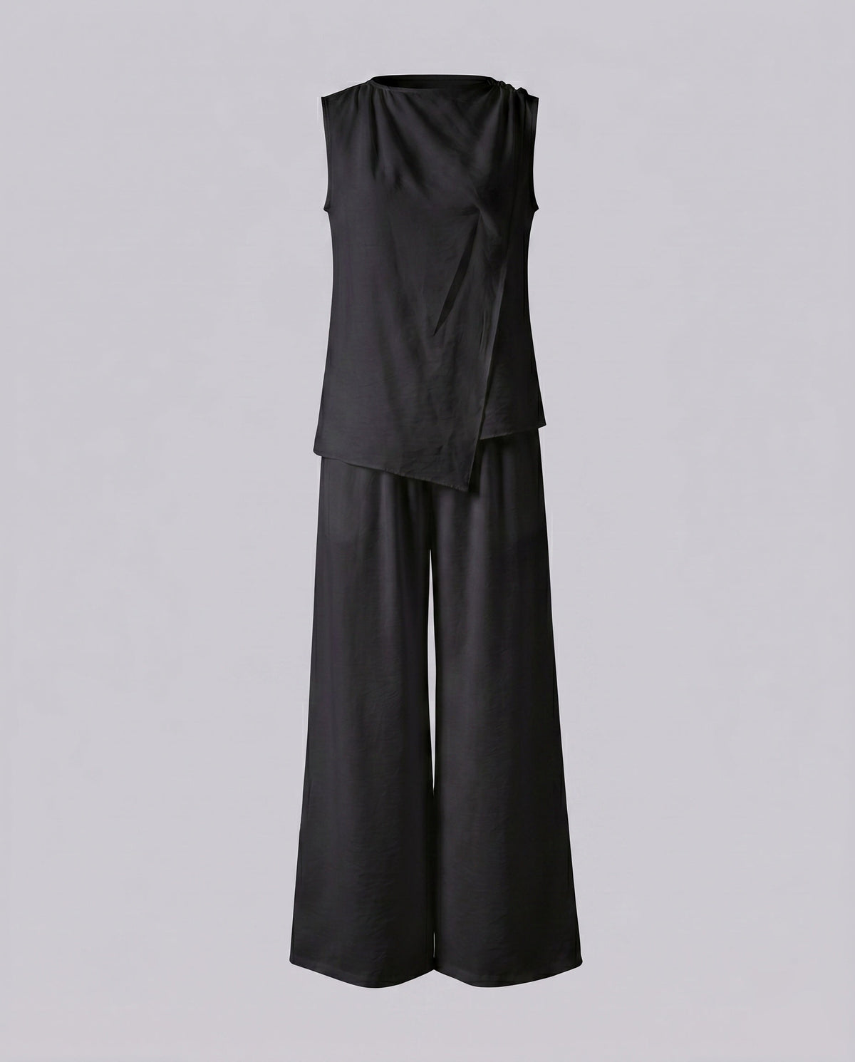 Women's casual and elegant set consisting of a sleeveless top and wide-cut pants - product shot
