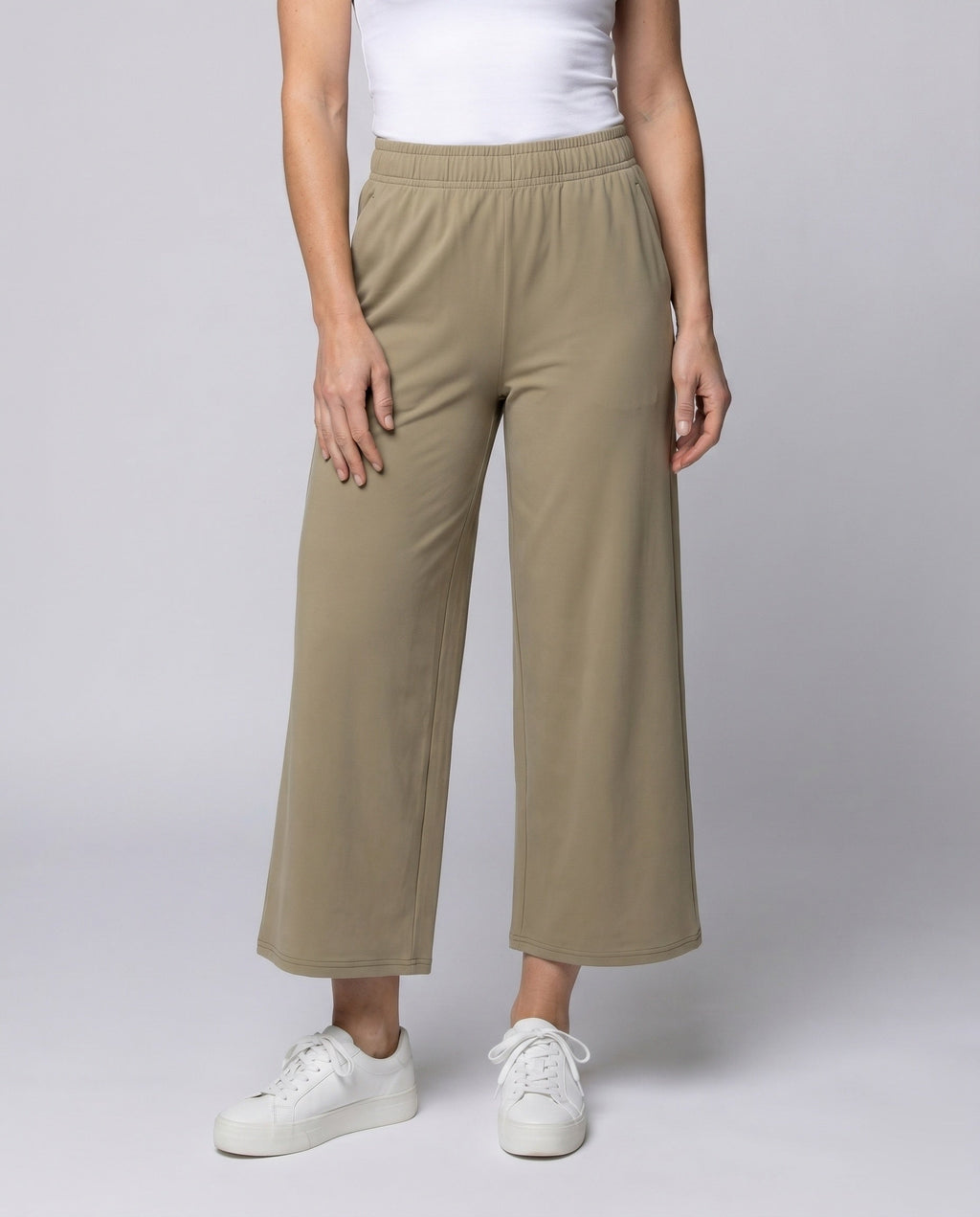 Women's wide jersey pants with elastic waistband and casual design - lower body view