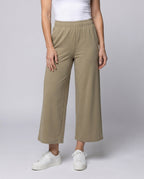 Women's wide jersey pants with elastic waistband and casual design - lower body view