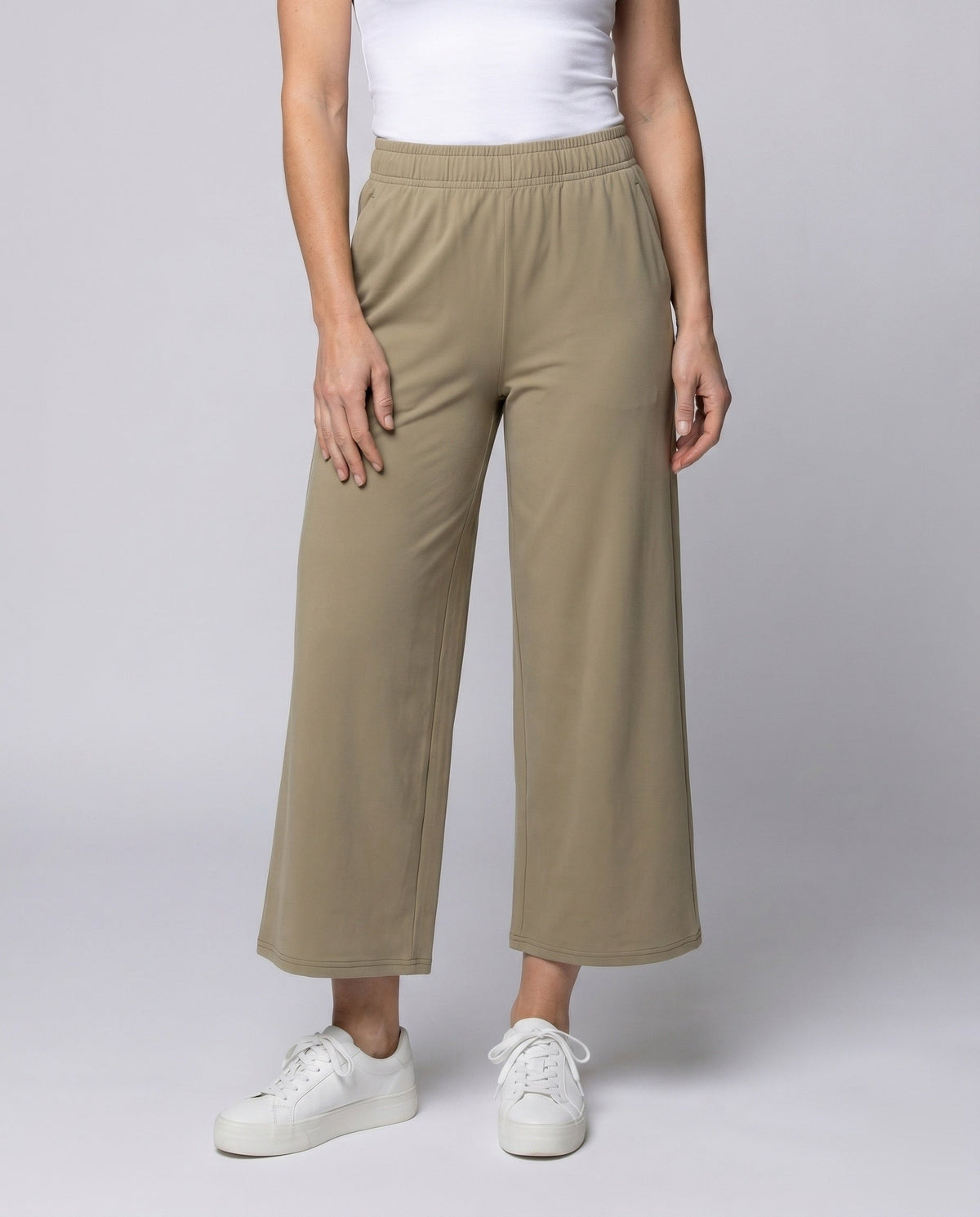 Women's wide jersey pants with elastic waistband and casual design - lower body view