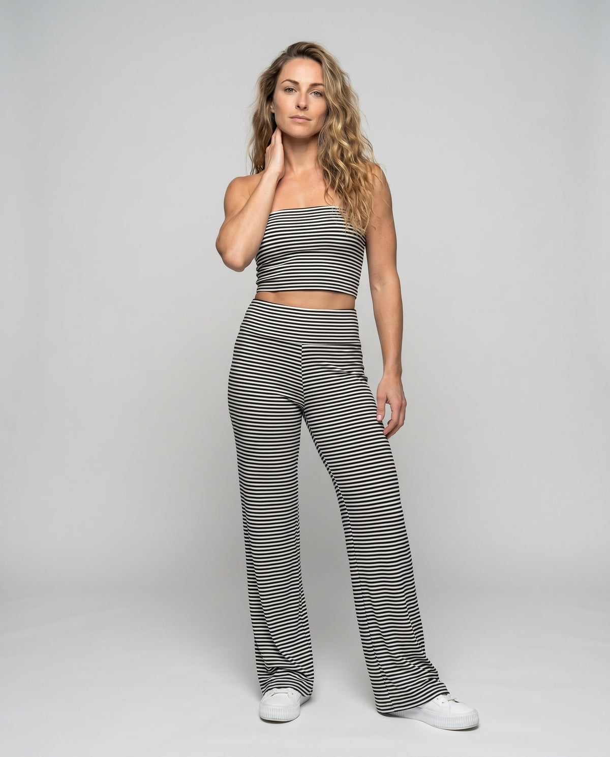 Women two-piece set with narrow top and wide-cut pants - front view