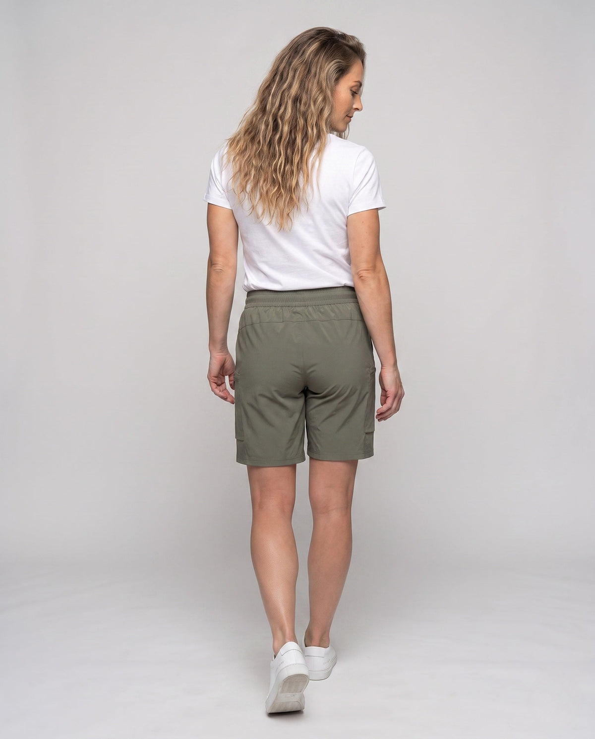 Women’s practical cargo shorts with elastic waistband and versatile pockets - back view