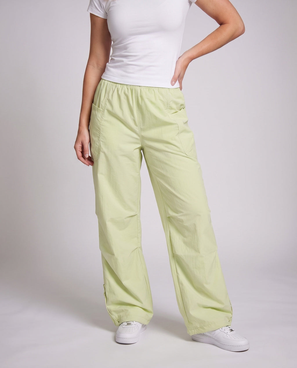 Women's cargo pants with practical inserts - lower body view