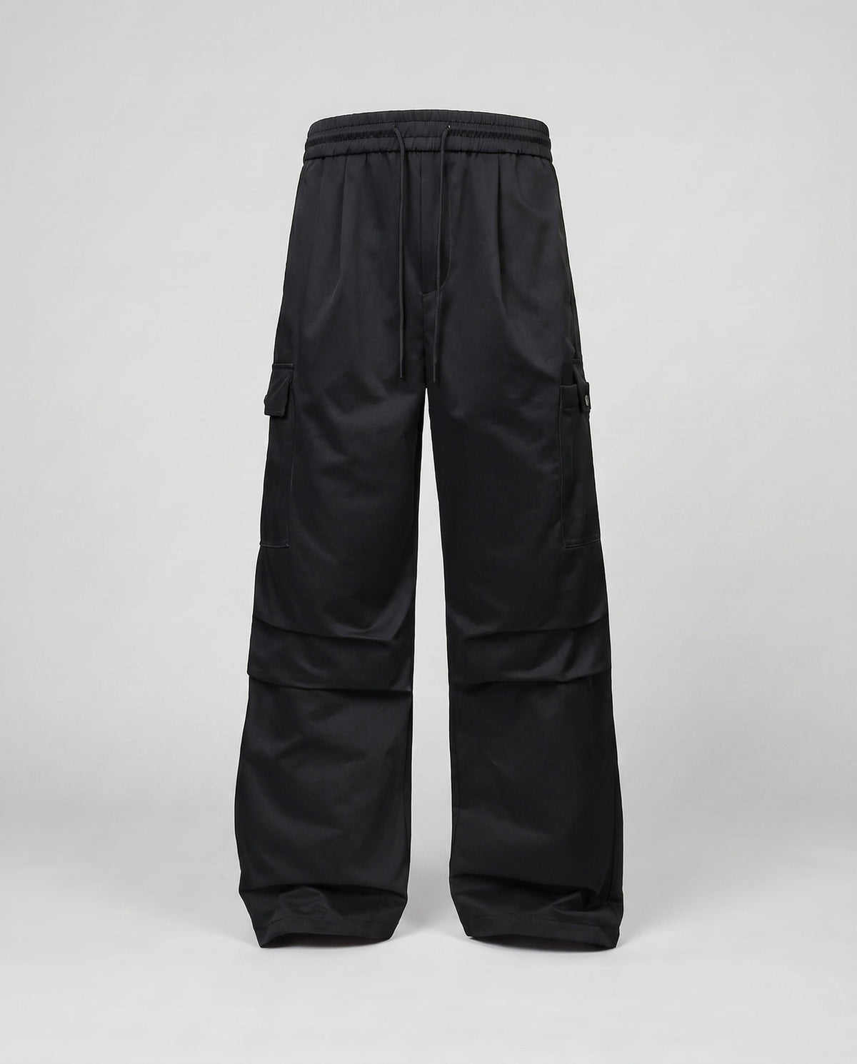 Ladies cargo pants with practical side pockets - product shot