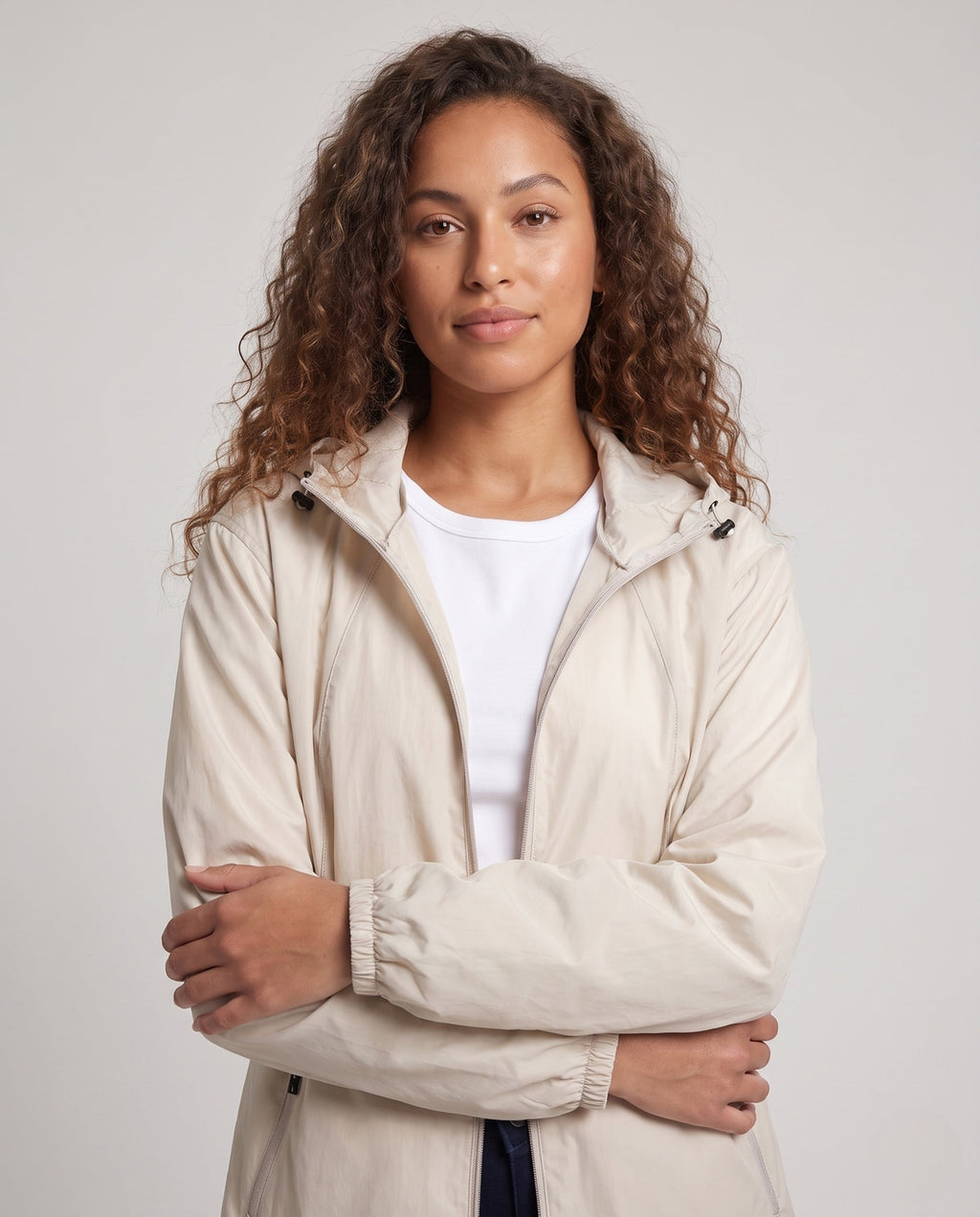 Women's breathable windbreaker jacket with adjustable hood All Fashion - upper body view