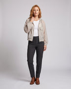 Women's lightweight short jacket in cargo style with hood, balloon sleeves, and patched pockets All Fashion - front view