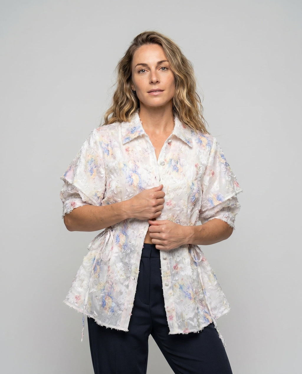 Women's blouse dress in a casual style with floral details All Fashion - upper body view
