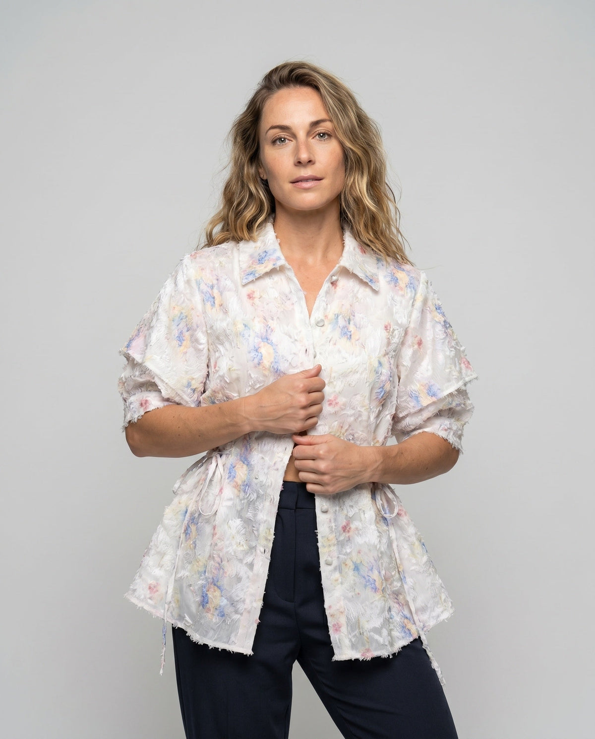 Women's blouse dress in a casual style with floral details All Fashion - upper body view