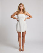 Women's bandeau dress with a loose fit and fine WAll fashion structure - front view