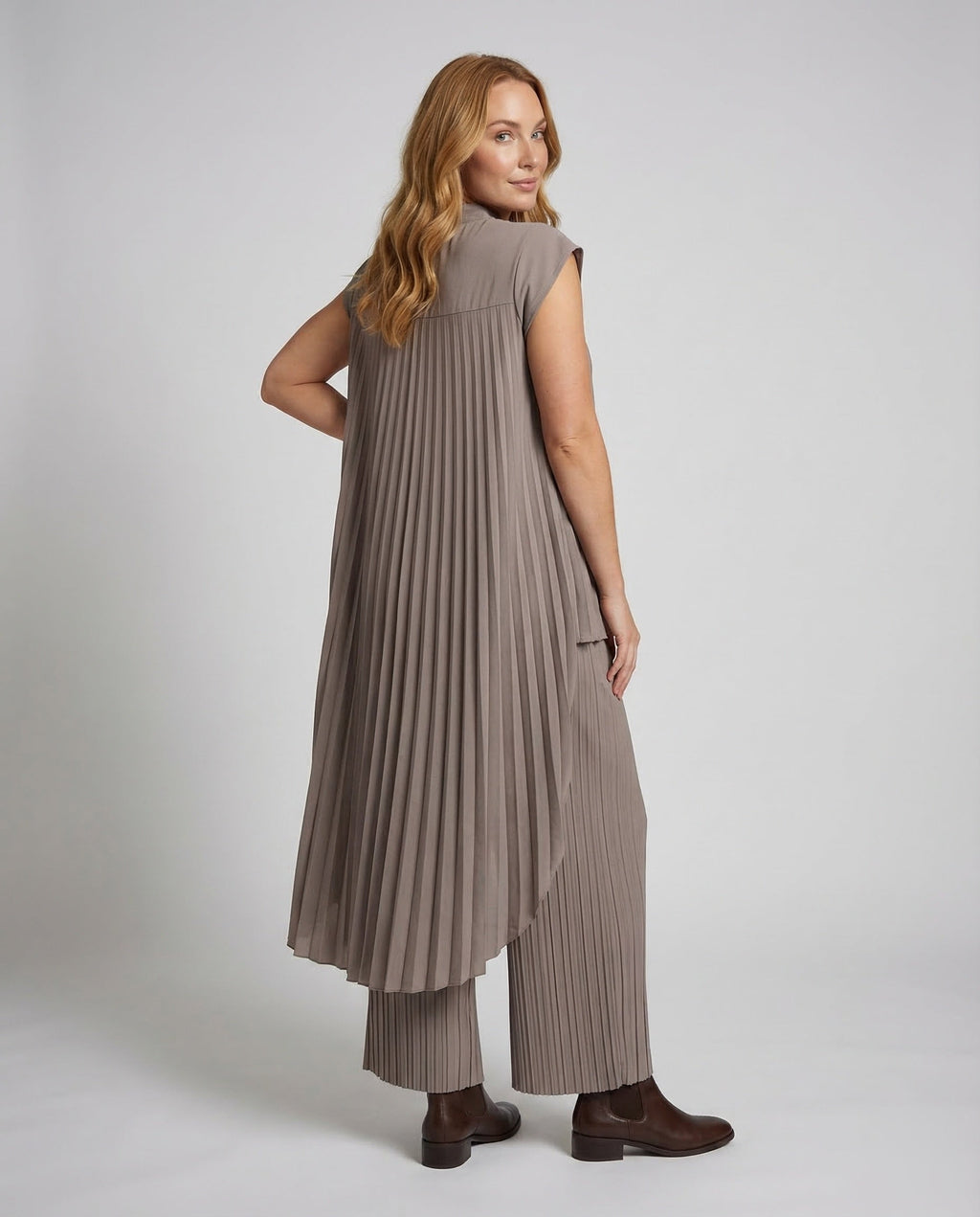 Women's Two-Piece Set Pleated - back view